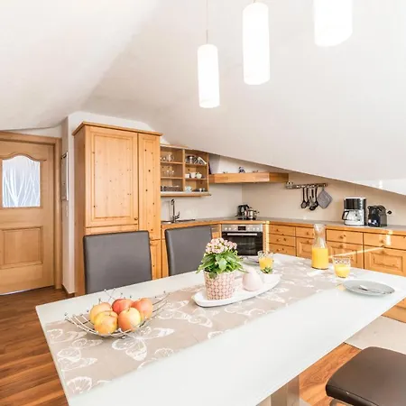 Hildegard Apartment *