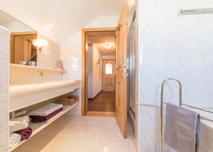 Hildegard Apartment *